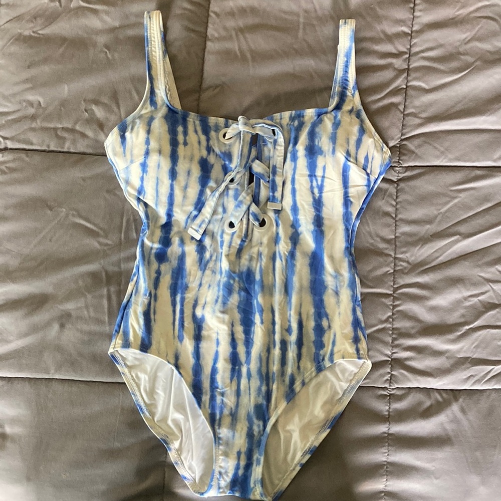 Michael Kors size 10 women’s swimsuit. Blue and white tye dye. Good booty cover